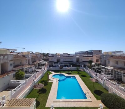 Бунгало в Торревьехе 3 комнаты с бассейном и зонами отдыха