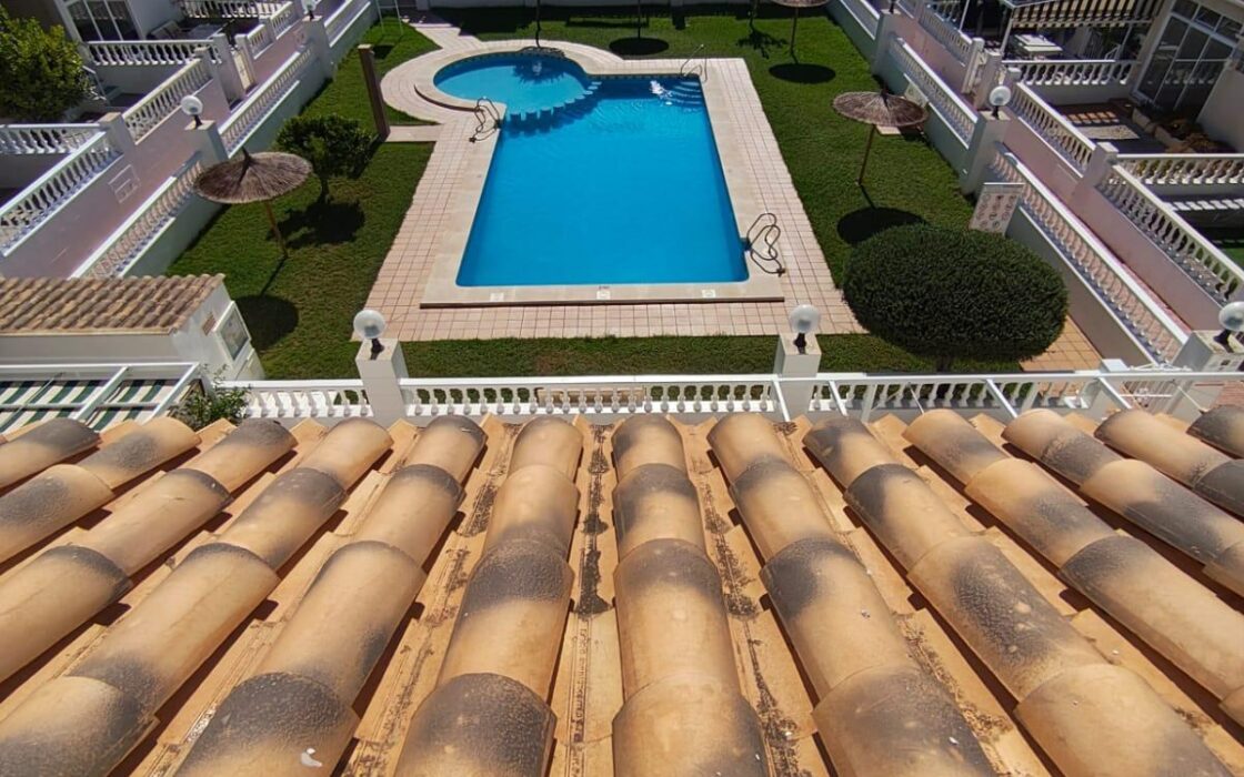 Бунгало в Торревьехе 3 комнаты с бассейном и зонами отдыха