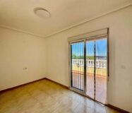 Бунгало на верхнем этаже в Орихуэла Коста у моря 68 кв.м