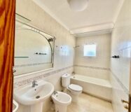 Бунгало на верхнем этаже в Орихуэла Коста у моря 68 кв.м