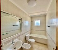 Бунгало на верхнем этаже в Орихуэла Коста у моря 68 кв.м