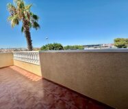 Бунгало на верхнем этаже в Орихуэла Коста у моря 68 кв.м