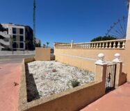 Бунгало на верхнем этаже в Орихуэла Коста у моря 68 кв.м