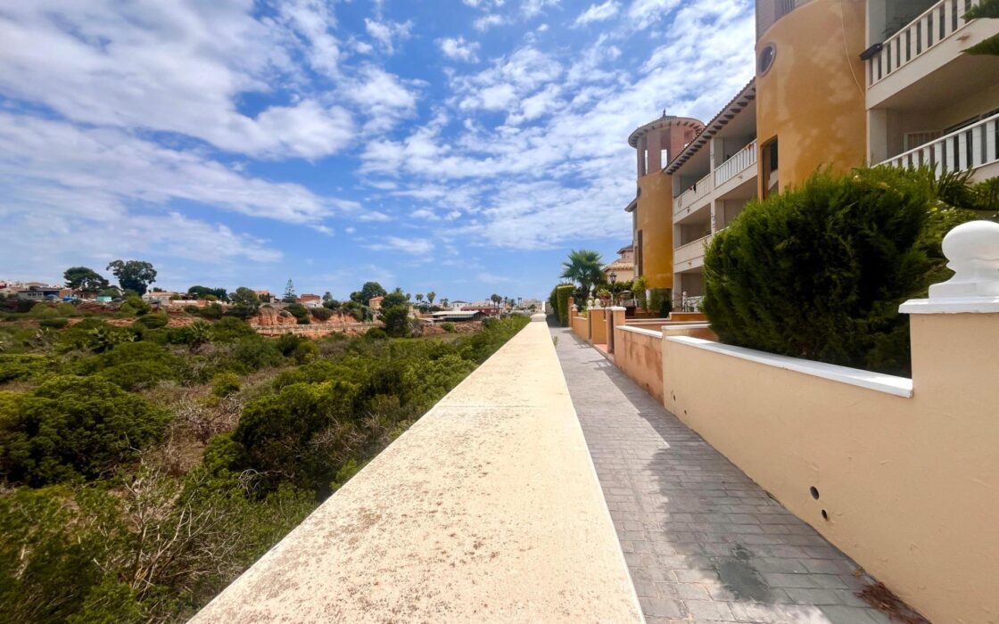 Бунгало 73 кв.м в Ориуэла Коста рядом с морем