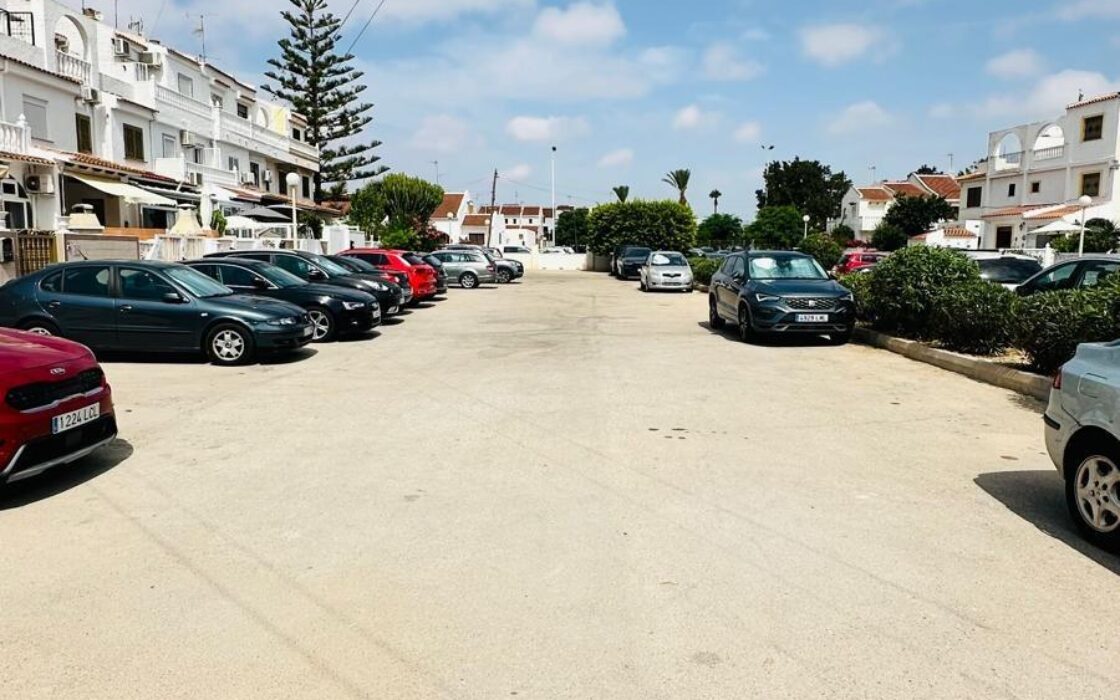 Бунгало в Торревьехе 86 кв.м, 300 м до моря, с балконом