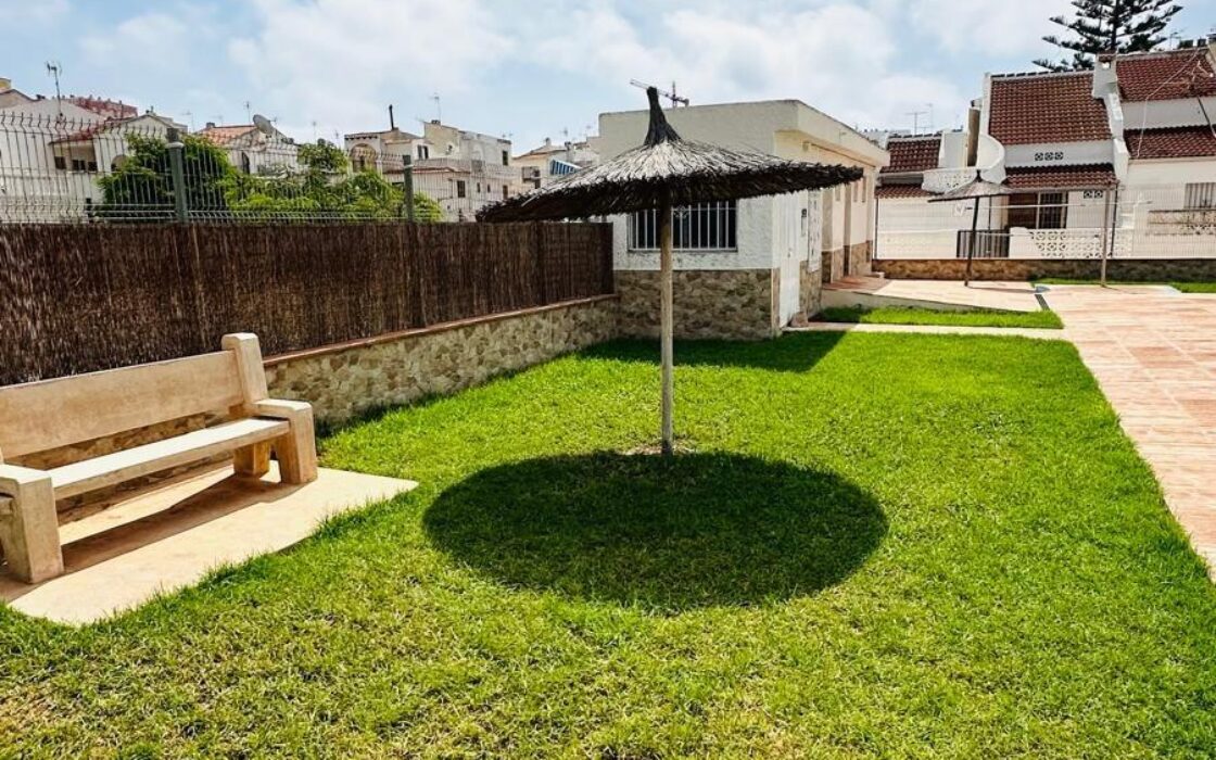 Бунгало в Торревьехе 86 кв.м, 300 м до моря, с балконом