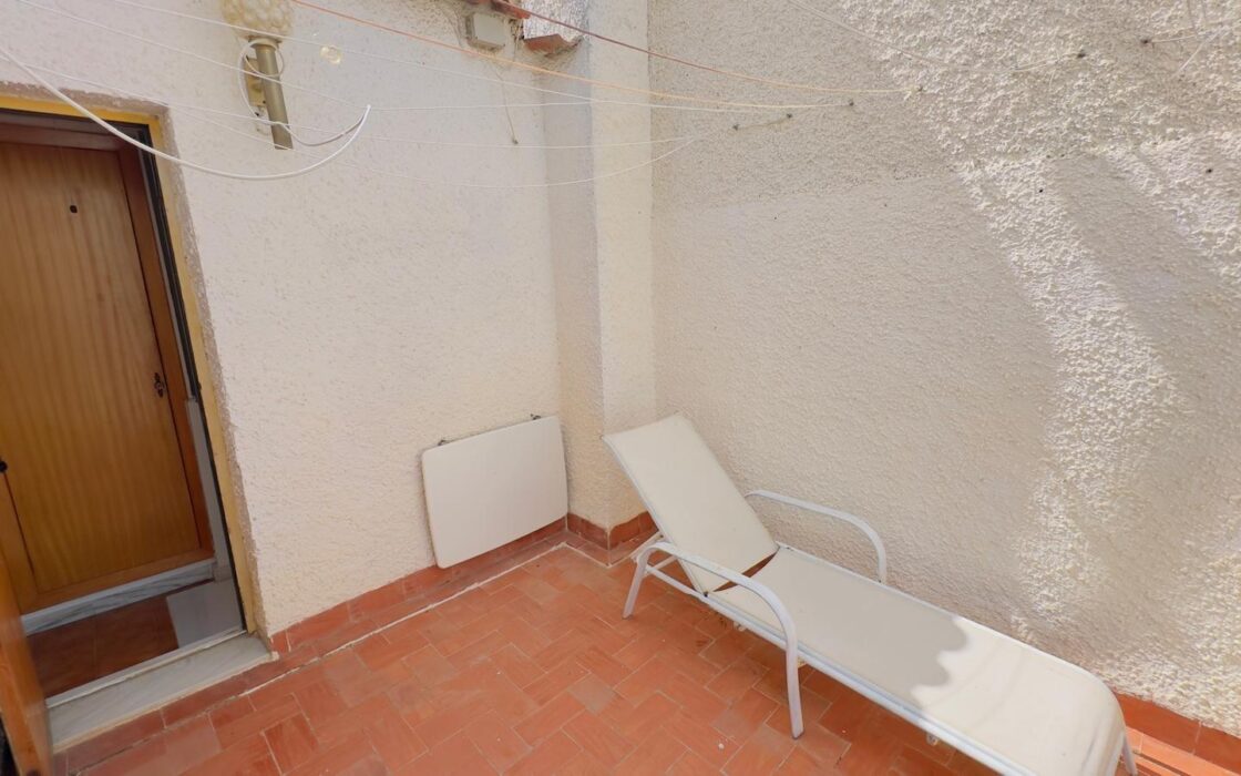 Бунгало в Торревьехе 86 кв.м, 300 м до моря, с балконом