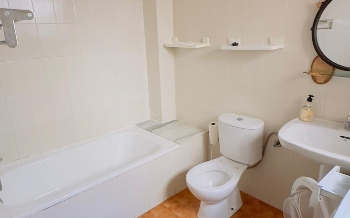 Бунгало в Торревьехе 86 кв.м, 300 м до моря, с балконом