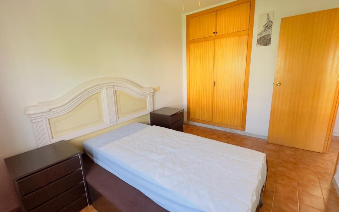 Бунгало в Торревьехе 86 кв.м, 300 м до моря, с балконом