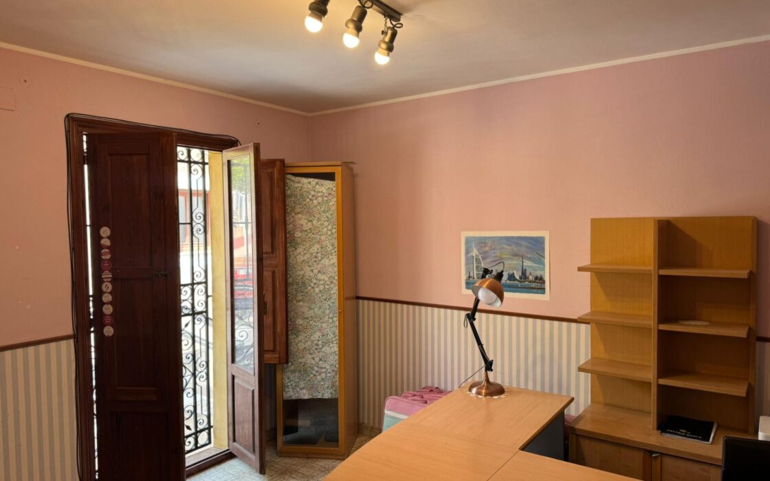 Бунгало 258 кв.м в историческом центре Кальпы с террасами