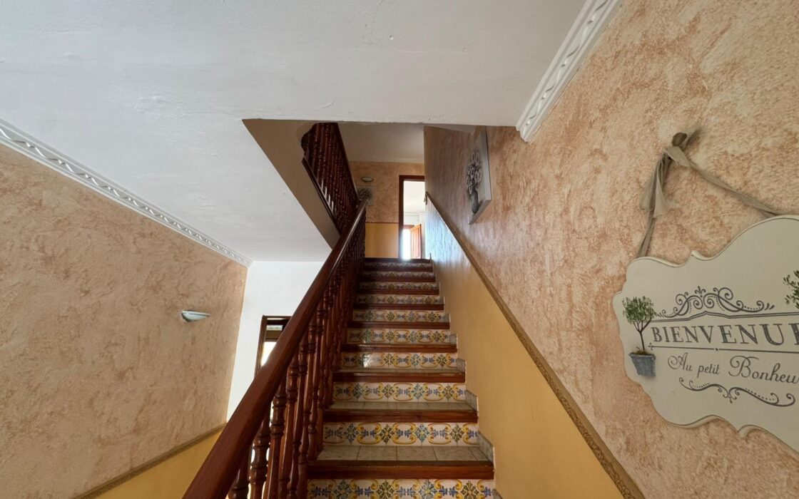 Бунгало 258 кв.м в историческом центре Кальпы с террасами