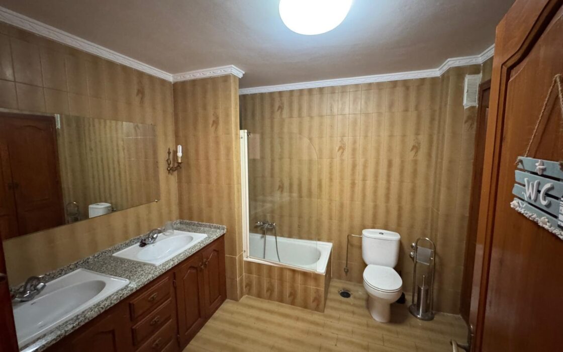 Бунгало 258 кв.м в историческом центре Кальпы с террасами