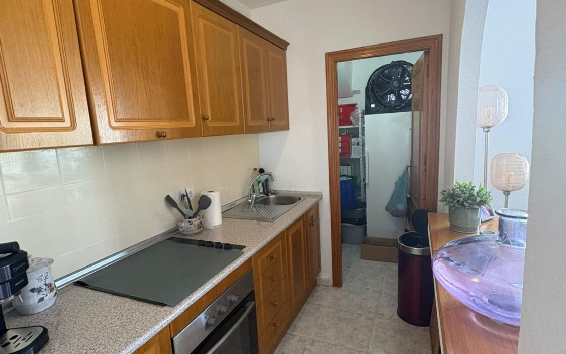 Бунгало в San Miguel de Salinas с бассейном 45 кв.м