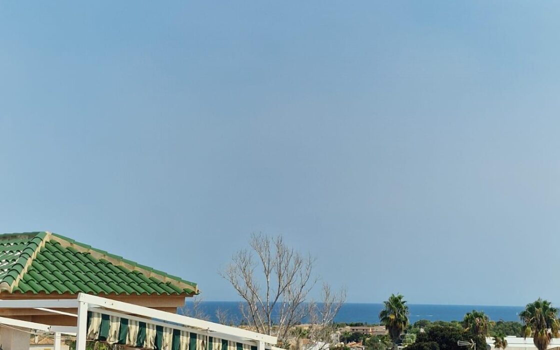 Бунгало 53 кв.м в Торревьехе с террасой у моря