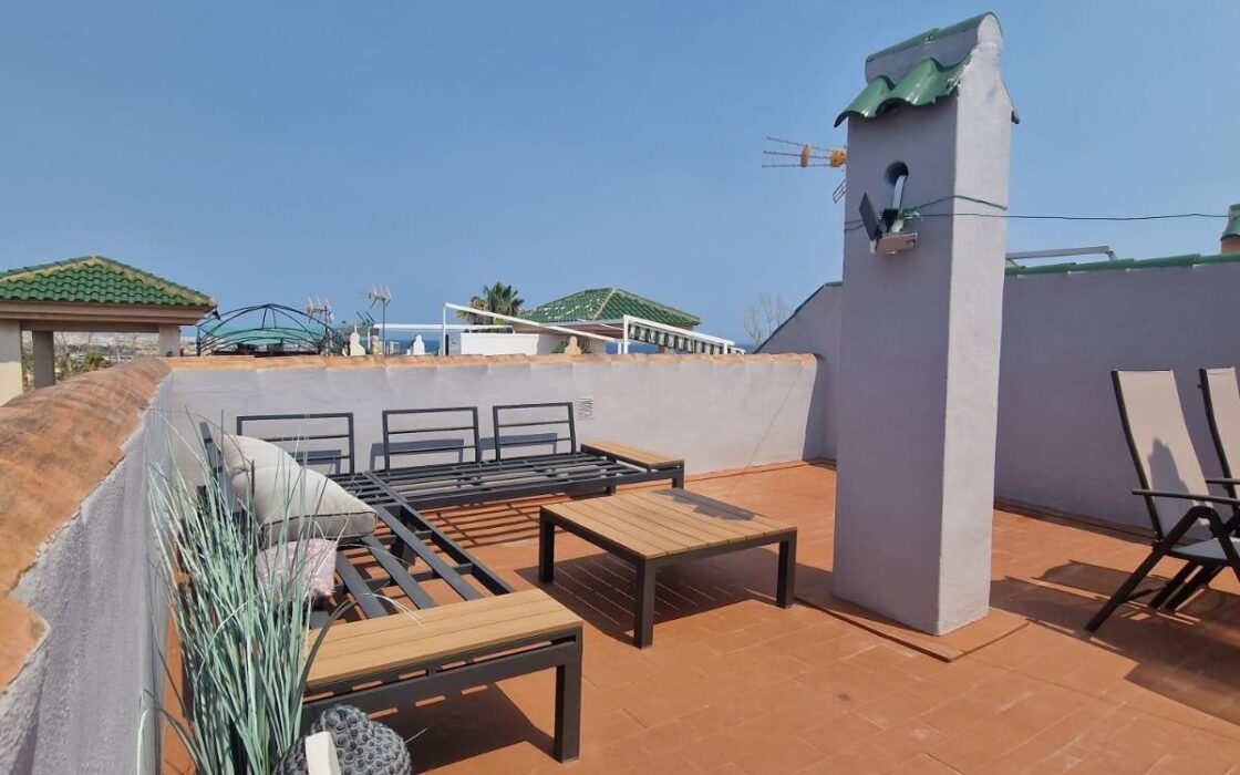 Бунгало 53 кв.м в Торревьехе с террасой у моря