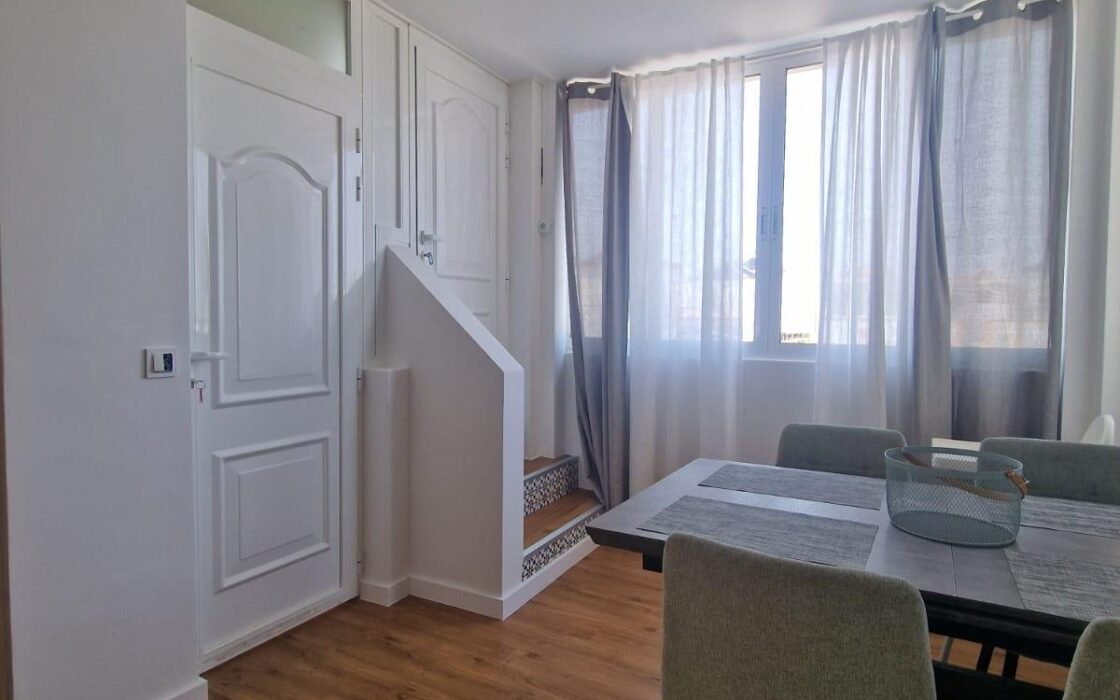 Бунгало 53 кв.м в Торревьехе с террасой у моря