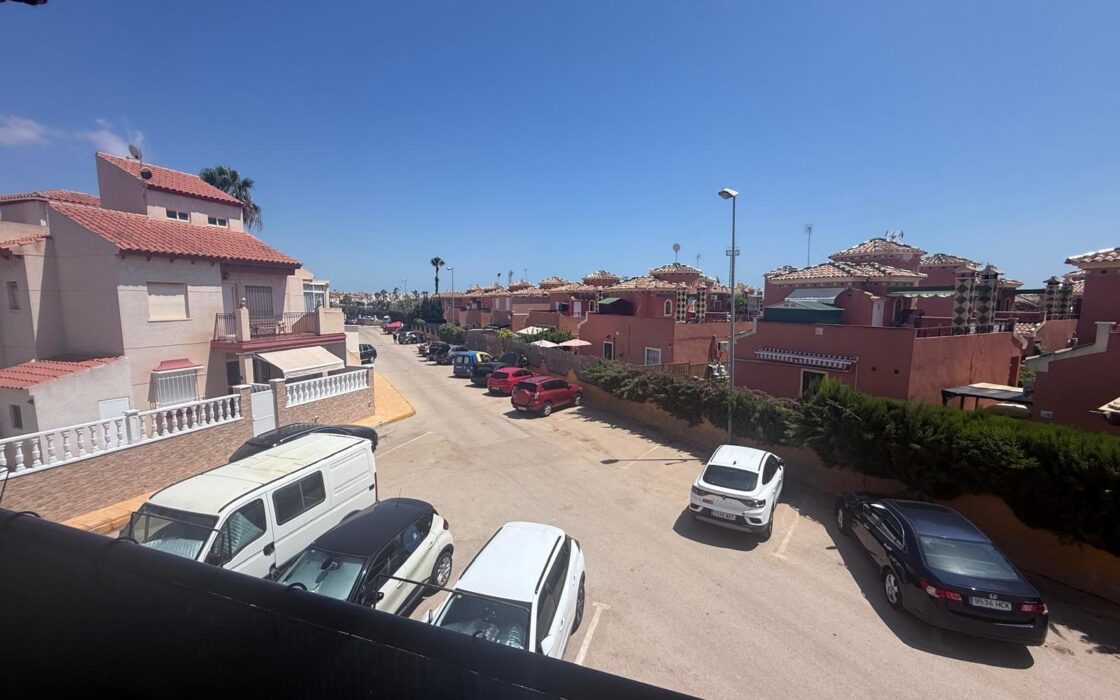 Бунгало 70 кв.м в Ориуэла Косте у моря с 3 спальнями