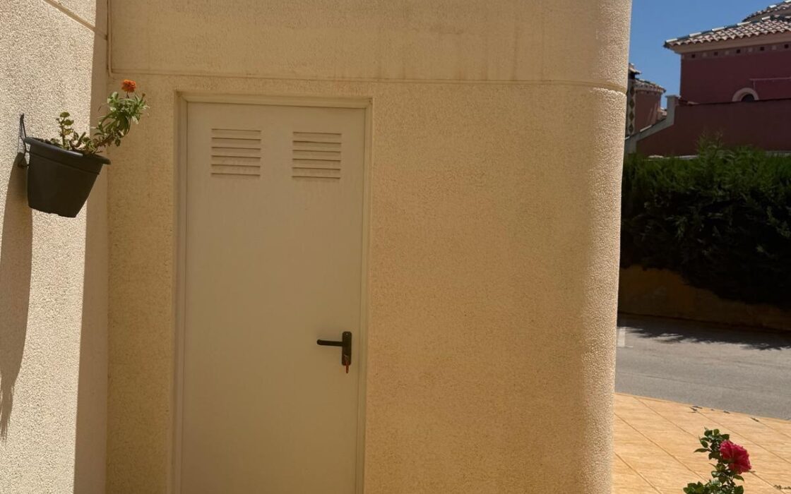 Бунгало 70 кв.м в Ориуэла Косте у моря с 3 спальнями