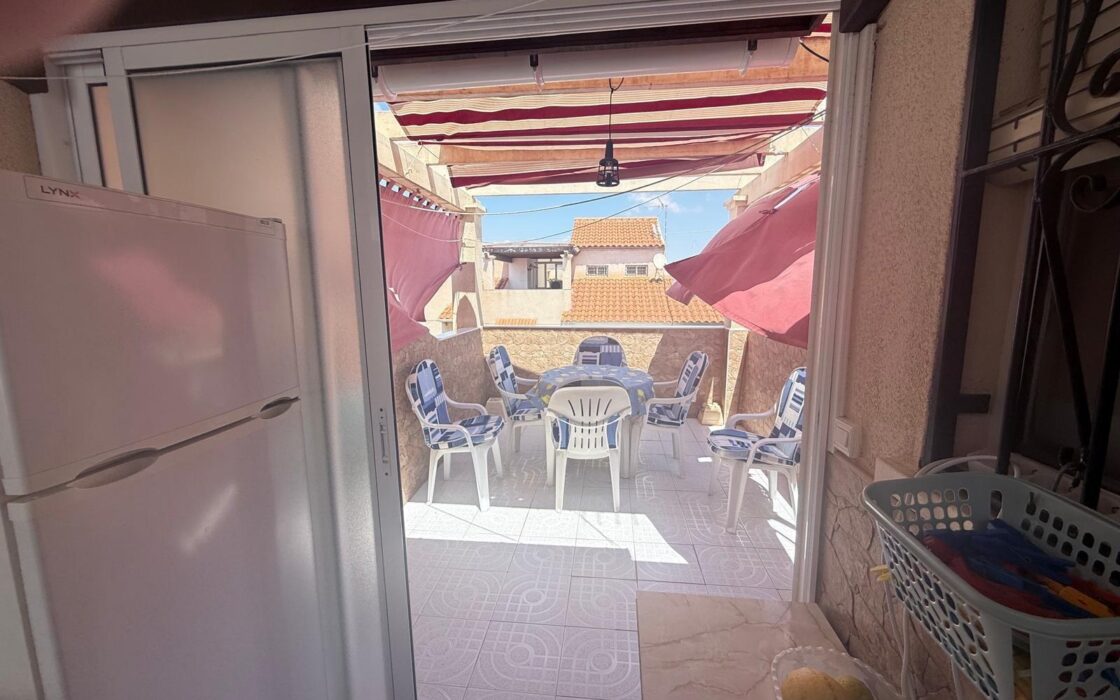 Бунгало 70 кв.м в Ориуэла Косте у моря с 3 спальнями