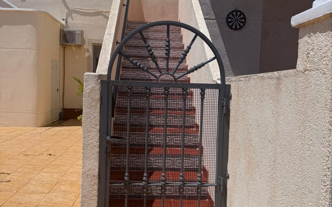 Бунгало 70 кв.м в Ориуэла Косте у моря с 3 спальнями