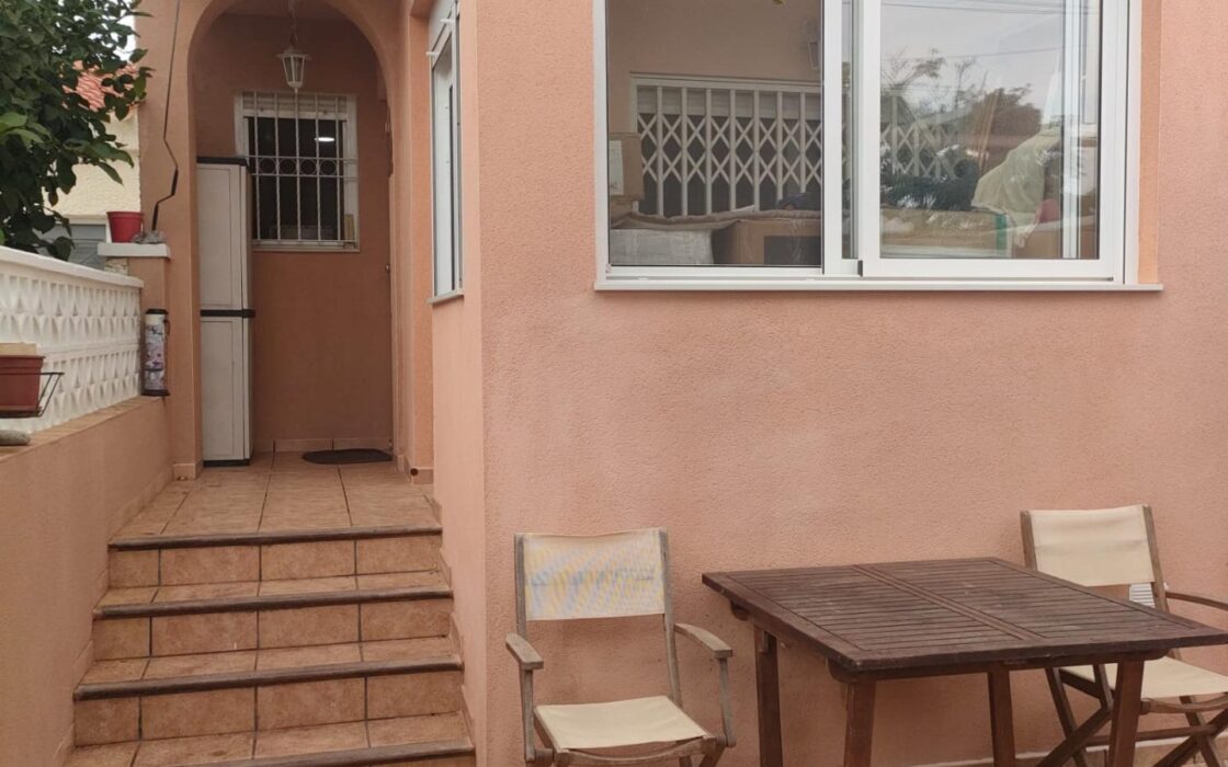 Бунгало с террасой в Лос-Анджелесе, 2 спальни, 60 кв.м