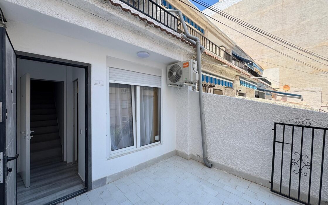 Бунгало-дуплекс в Коста Бланке, 105 кв.м, терраса, 250 м до моря