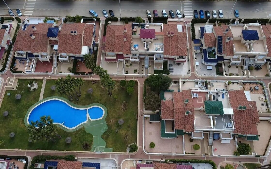 Бунгало в Ориуэла Коста с террасой 58 кв.м у моря