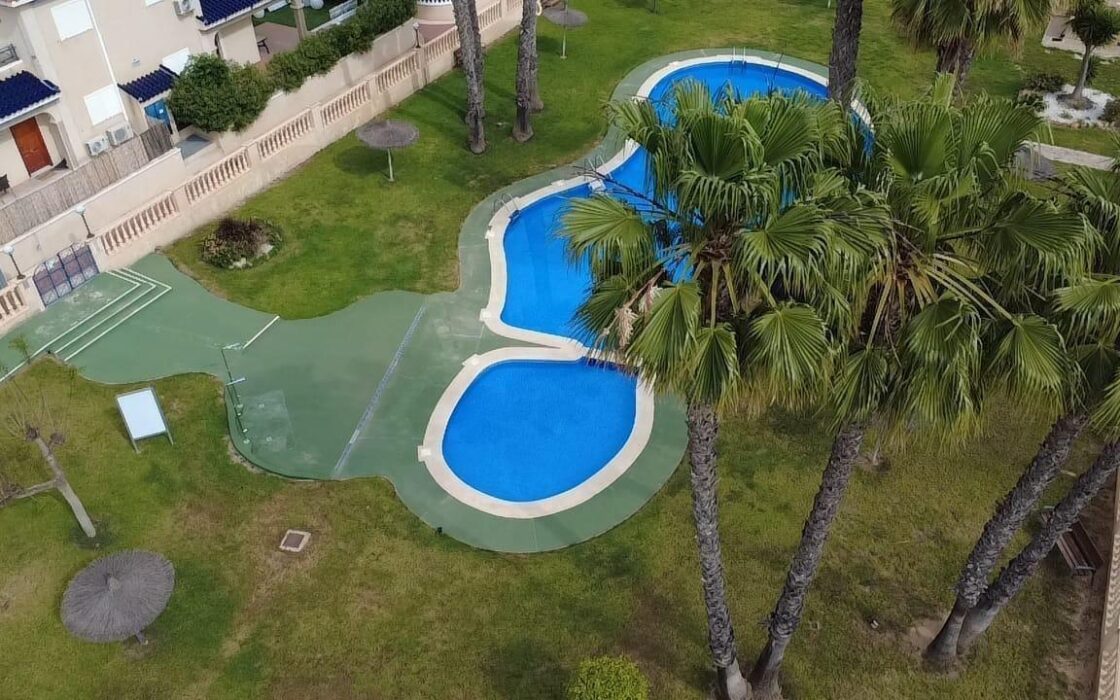 Бунгало в Ориуэла Коста с террасой 58 кв.м у моря