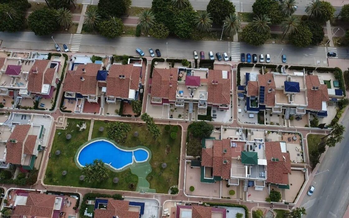 Бунгало в Ориуэла Коста с террасой 58 кв.м у моря