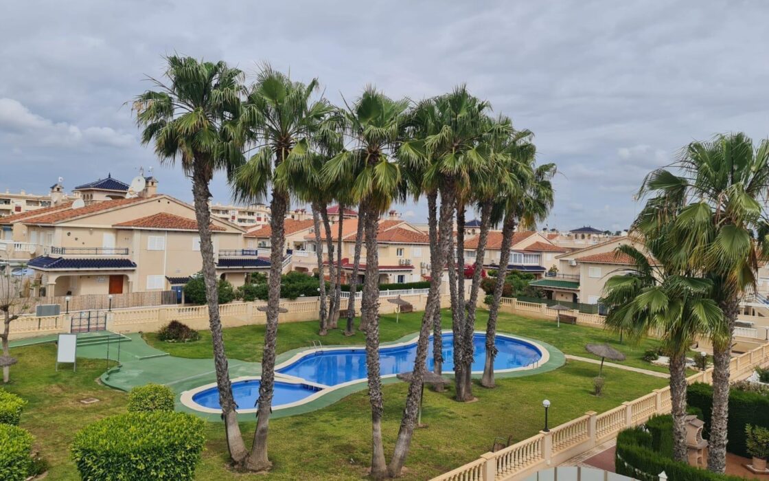 Бунгало в Ориуэла Коста с террасой 58 кв.м у моря