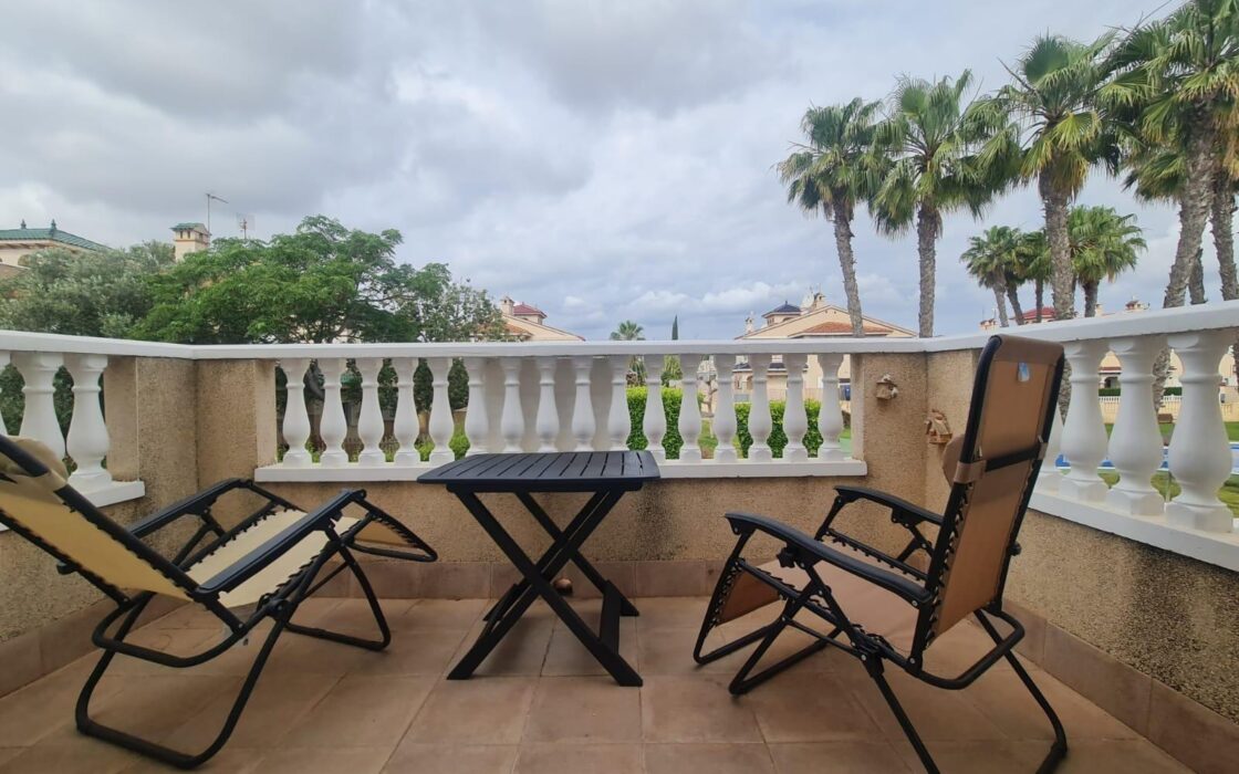 Бунгало в Ориуэла Коста с террасой 58 кв.м у моря