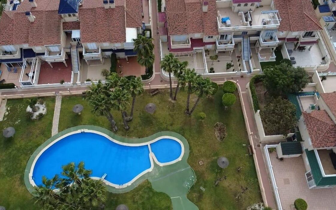 Бунгало в Ориуэла Коста с террасой 58 кв.м у моря