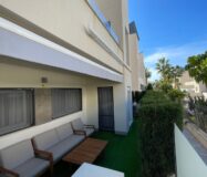 Стильне бунгало з терасою в Торрев’єсі 73 кв.м біля моря