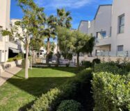 Стильне бунгало з терасою в Торрев’єсі 73 кв.м біля моря