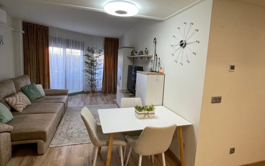 Стильне бунгало з терасою в Торрев’єсі 73 кв.м біля моря