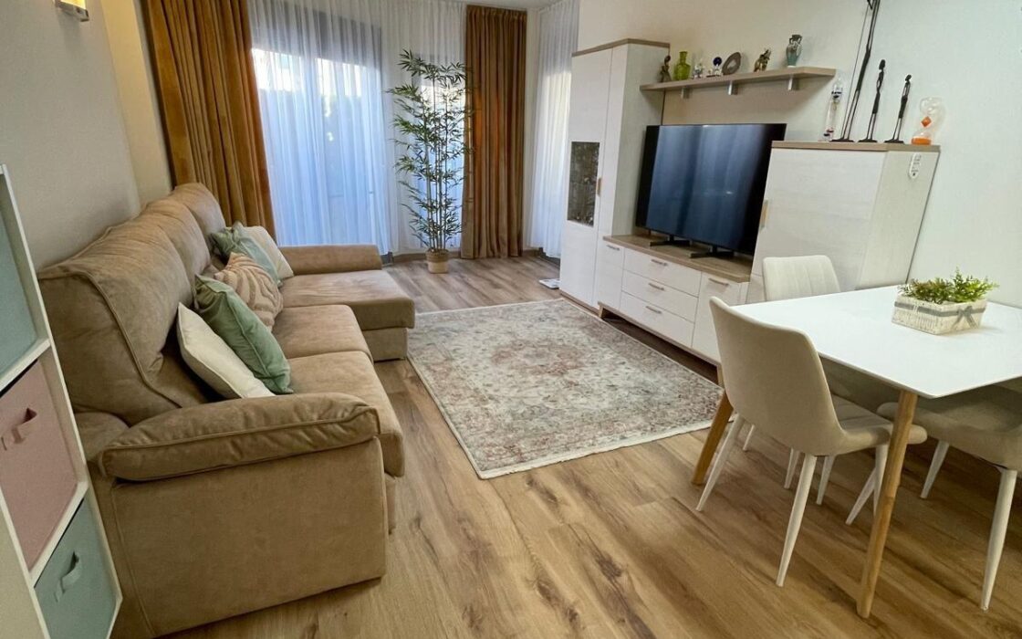 Стильне бунгало з терасою в Торрев’єсі 73 кв.м біля моря