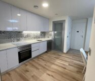 Стильне бунгало з терасою в Торрев’єсі 73 кв.м біля моря