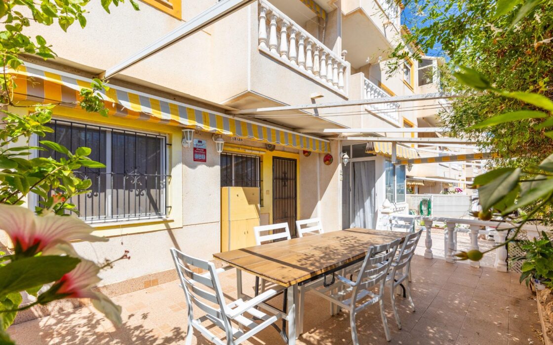 Бунгало в Торревьехе у моря с видом 87 кв.м, 5 комнат