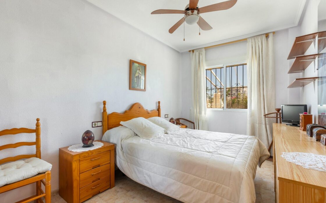 Бунгало в Торревьехе у моря с видом 87 кв.м, 5 комнат