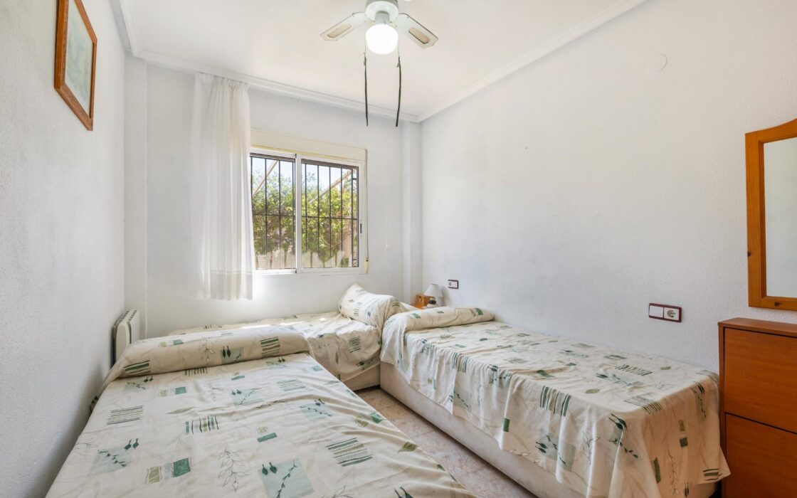 Бунгало в Торревьехе у моря с видом 87 кв.м, 5 комнат