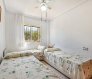 Бунгало в Торревьехе у моря с видом 87 кв.м, 5 комнат