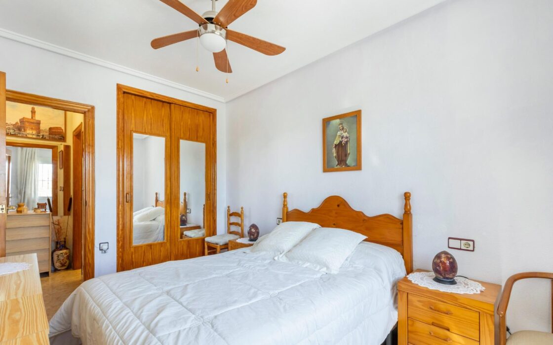 Бунгало в Торревьехе у моря с видом 87 кв.м, 5 комнат