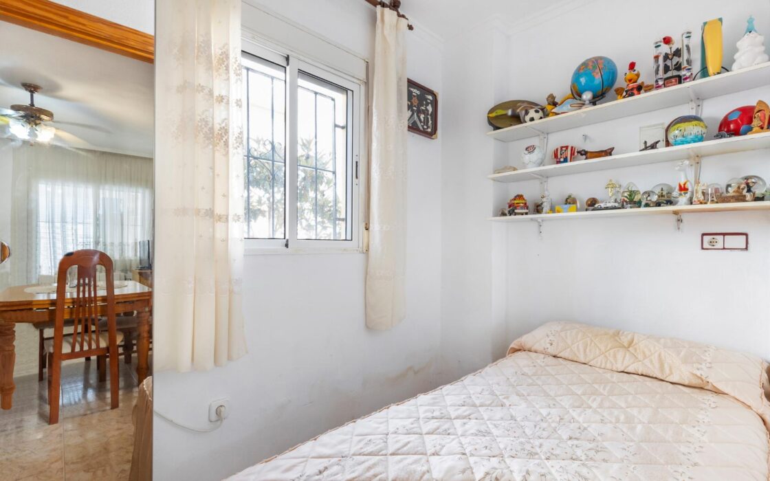 Бунгало в Торревьехе у моря с видом 87 кв.м, 5 комнат