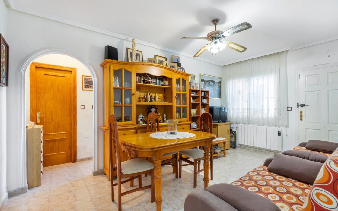 Бунгало в Торревьехе у моря с видом 87 кв.м, 5 комнат