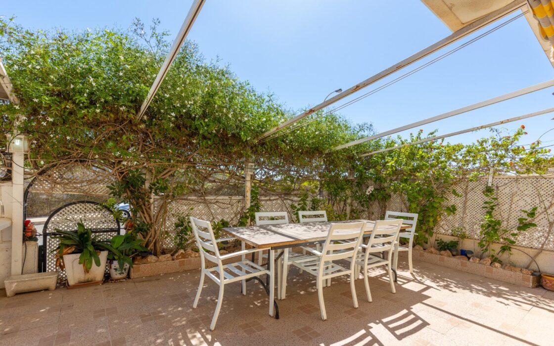 Бунгало в Торревьехе у моря с видом 87 кв.м, 5 комнат