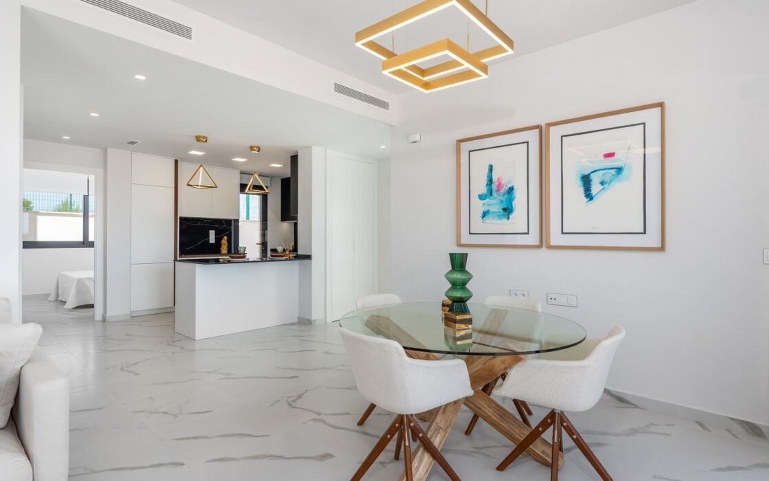 Бунгало 92 кв.м с видом на море в San Miguel de Salinas