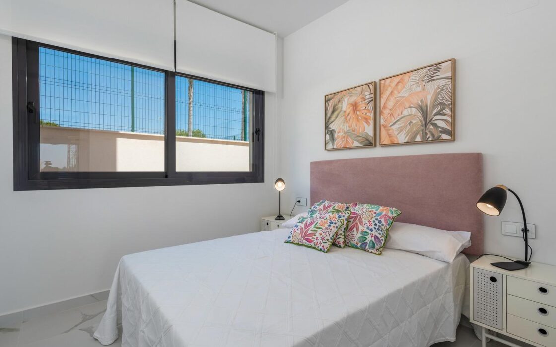 Бунгало 92 кв.м с видом на море в San Miguel de Salinas