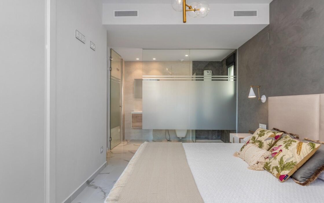 Бунгало 92 кв.м с видом на море в San Miguel de Salinas