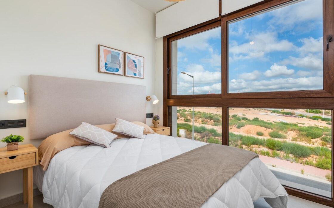 Бунгало в Торревьехе 63 кв.м с террасой у моря