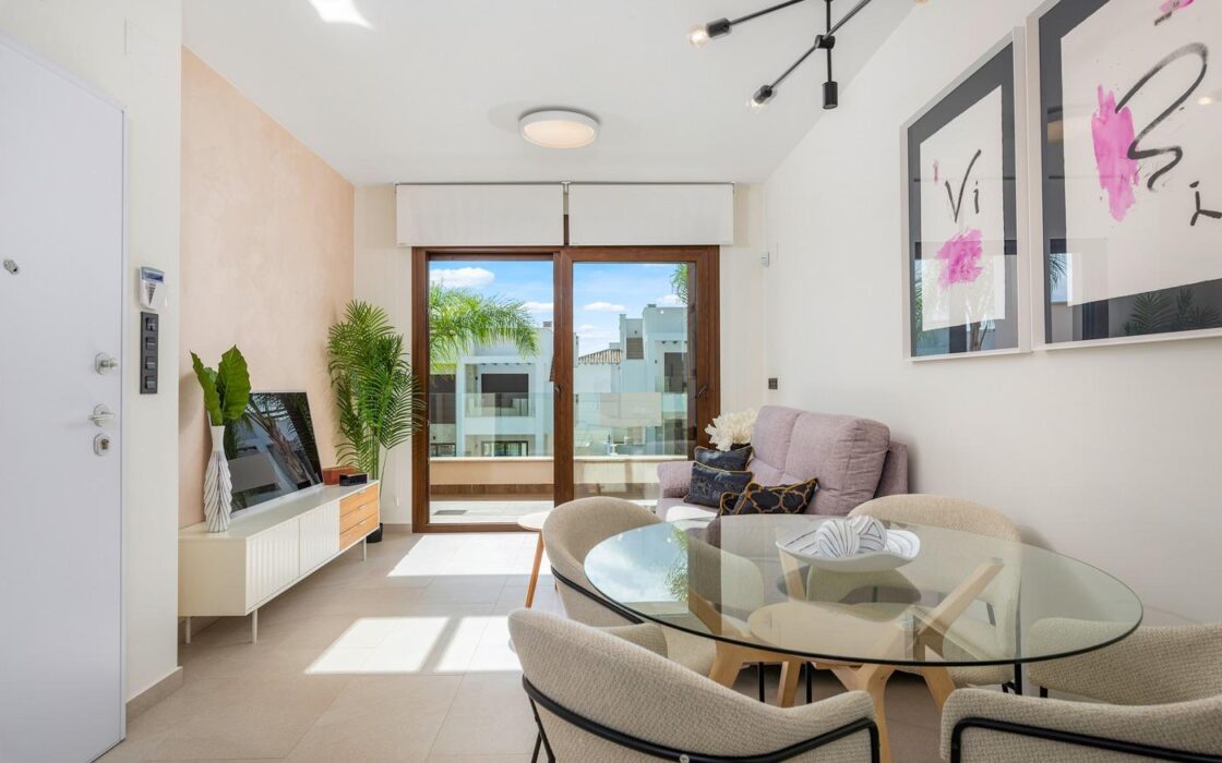 Бунгало в Торревьехе 63 кв.м с террасой у моря